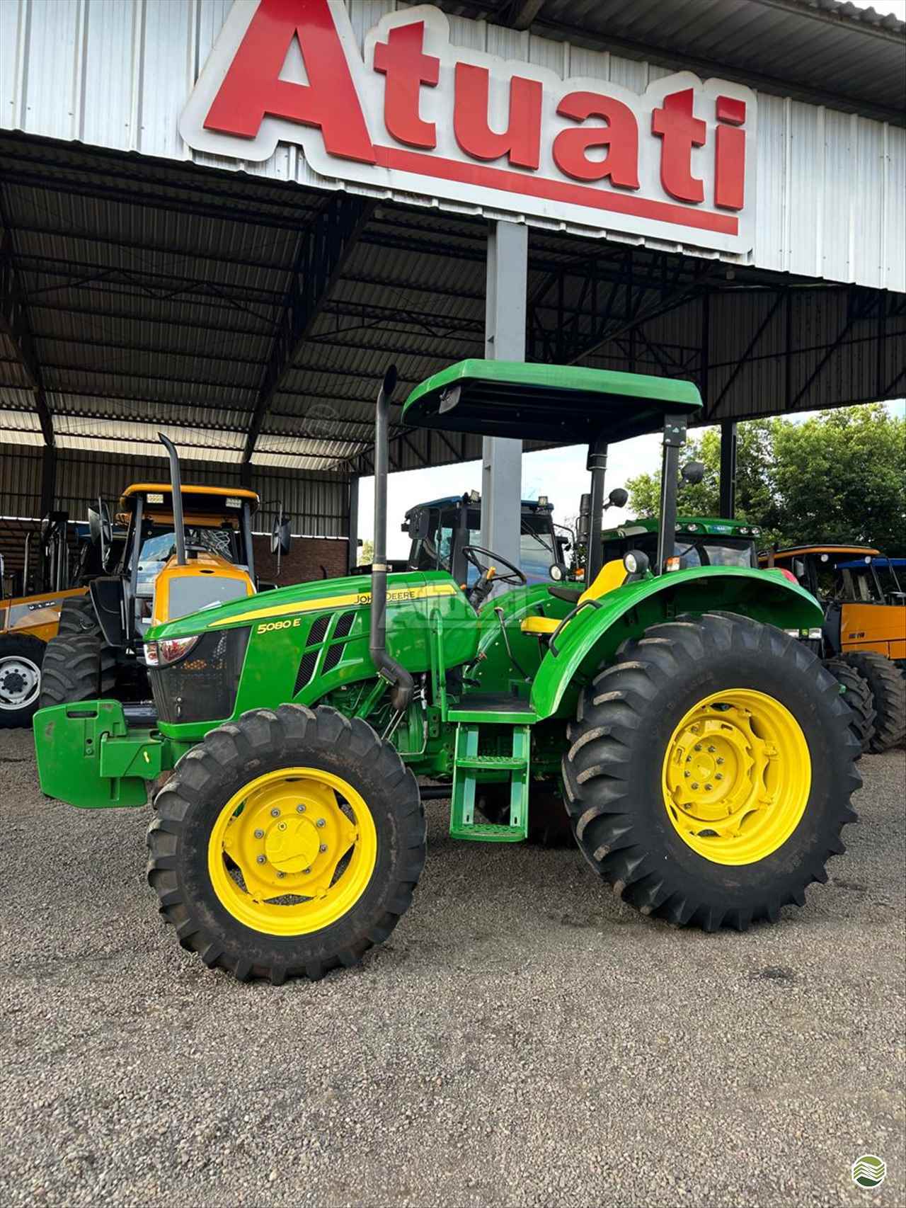 TRATOR JOHN DEERE JOHN DEERE 5080E Tração 4x4 Atuati Máquinas SAO MARTINHO RIO GRANDE DO SUL RS